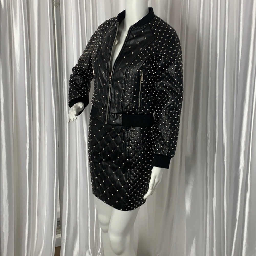 Two piece set. Jacket and skirt.